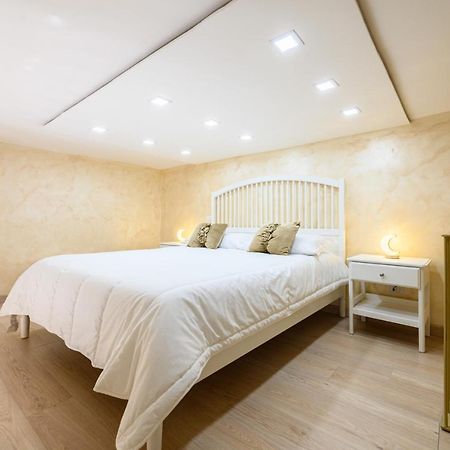 La Magnifica Napoli Apartments Gold House Nápoles Exterior foto