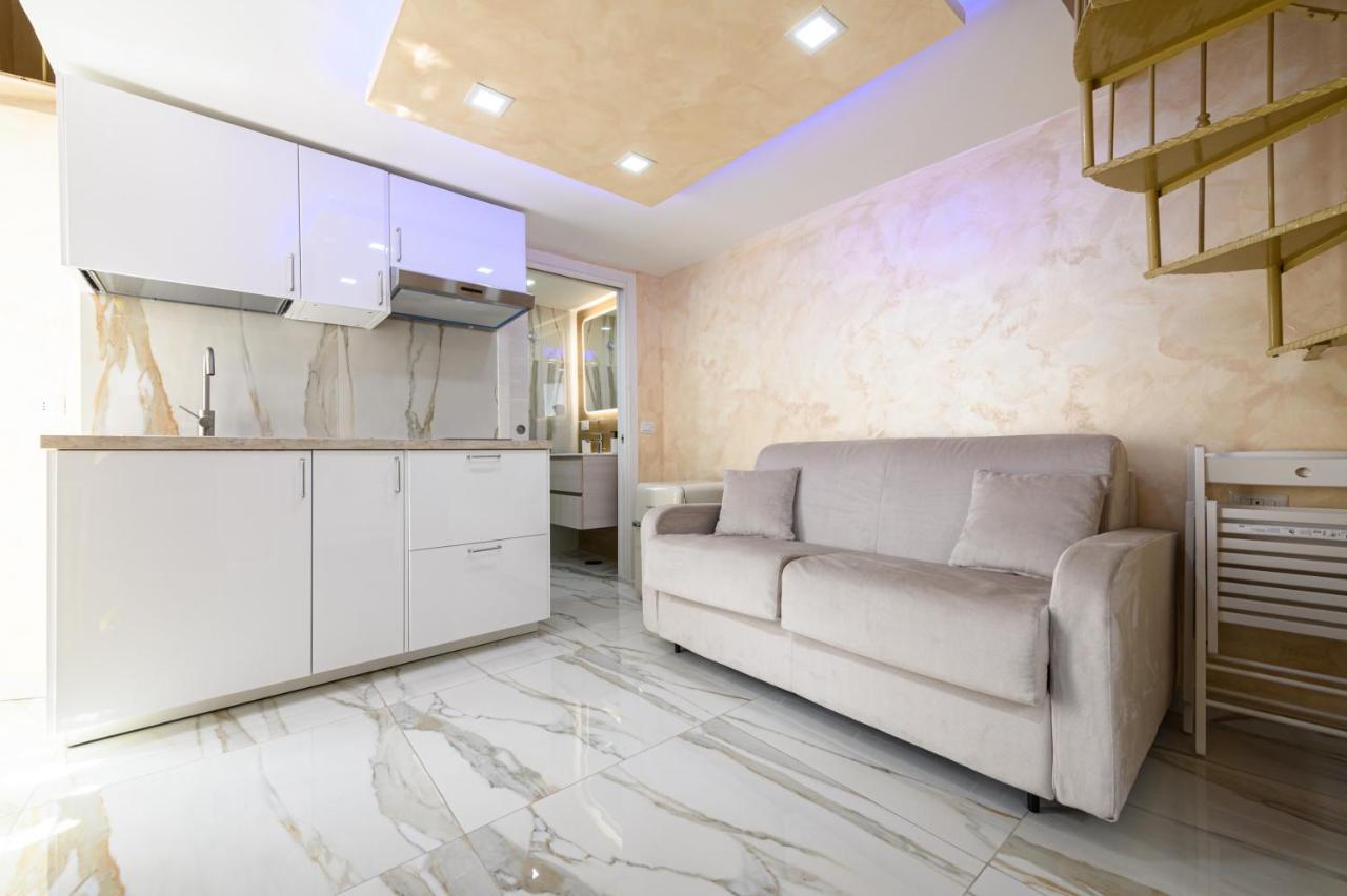 La Magnifica Napoli Apartments Gold House Nápoles Exterior foto